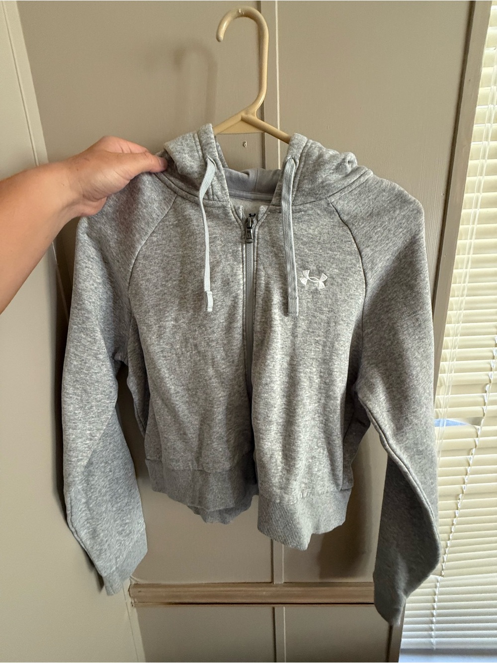 Under Armour Light Gray cropped Zip Hoodie Womens size small
